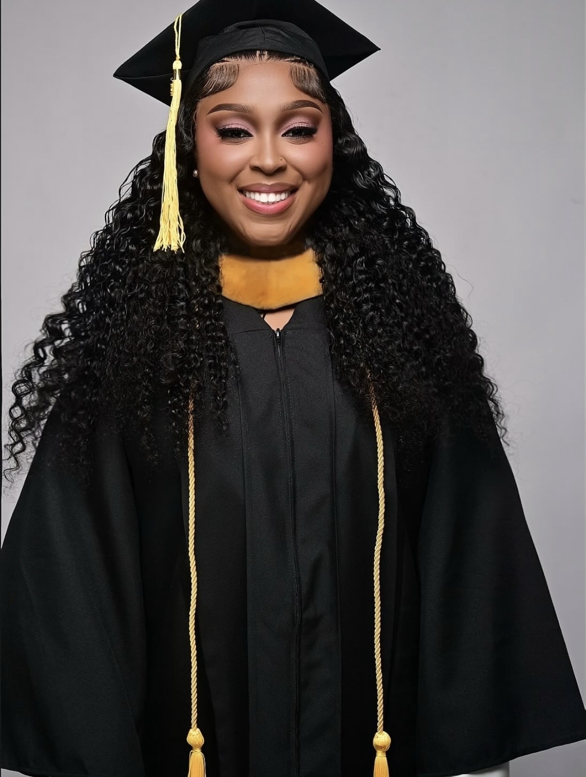 Kedeesh Nolan graduation portrait